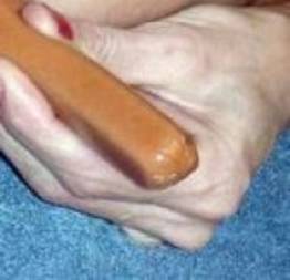 Encarando 8 salsichas ao mesmo tempo (+18)