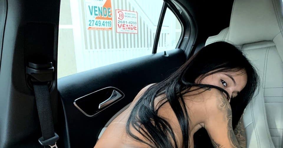 Magrinha bem novinha vazou na net toda peladona
