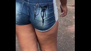 Gozou na gostosa na rua ela nem percebeu