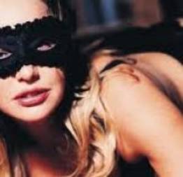 Sacando as fantasias do baú em Tantra sexual do dia - parte 10