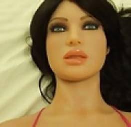 Acredite essa é uma boneca sexual quase real