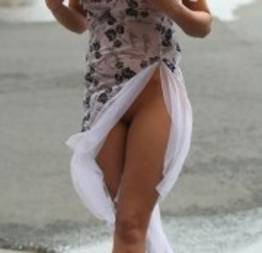 Caiu no WhatsApp Emma Watson flgarada sem calcinha (40 fotos)