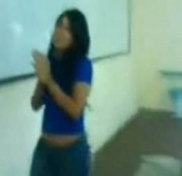 Novinha safada fodendo dentro da sala de aula