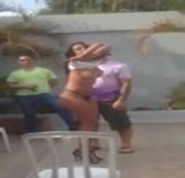 Aline gostosa de Minas Gerais peladinha no churrasco
