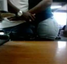 Mamando o patrão Carlos até ele se acalmar e gozar