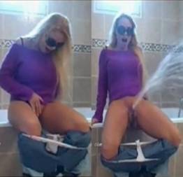 Mulher gozando litros de tanto tesão