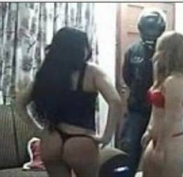 Foi entregar pizza na casa das putas e se deu bem e ainda foi registrado | rabud