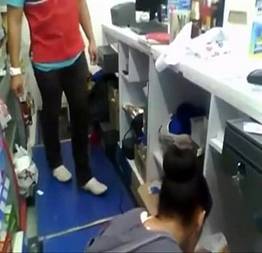 Ninguem vai ver chupa aqui rapido eu sei que voce quer