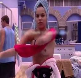 Mayla araújo big brother brasil 17 pagando peitinho