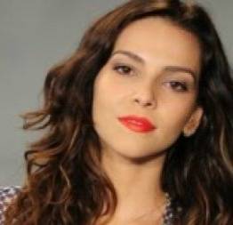 Tainá müller nua levando chupada no filme cão sem dono