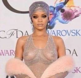 Fotos de rihanna pelada vazam e repercutem nas redes sociais