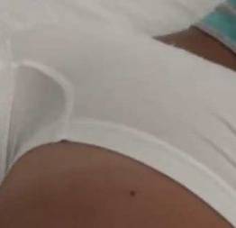 Morena novinha com shortinho transando - novinha de shortinho