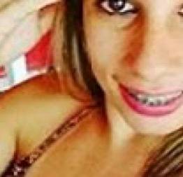 Loirinha punheteira pagando um boquete até tirar leite da piroca